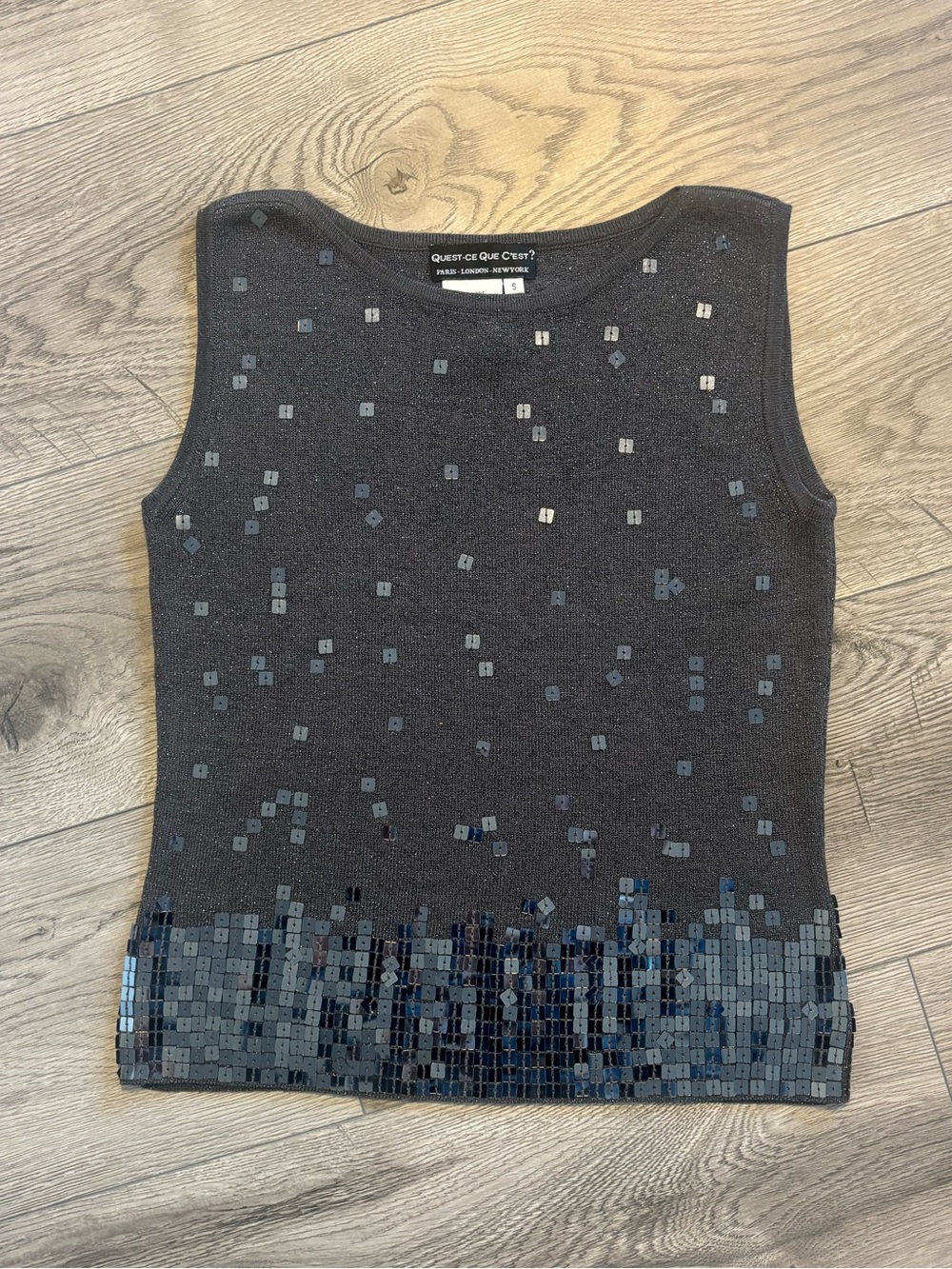 Vintage Y2K Silk Sequin Tank Quest-ce Que C’est? Paris New York Grey Sparkly S